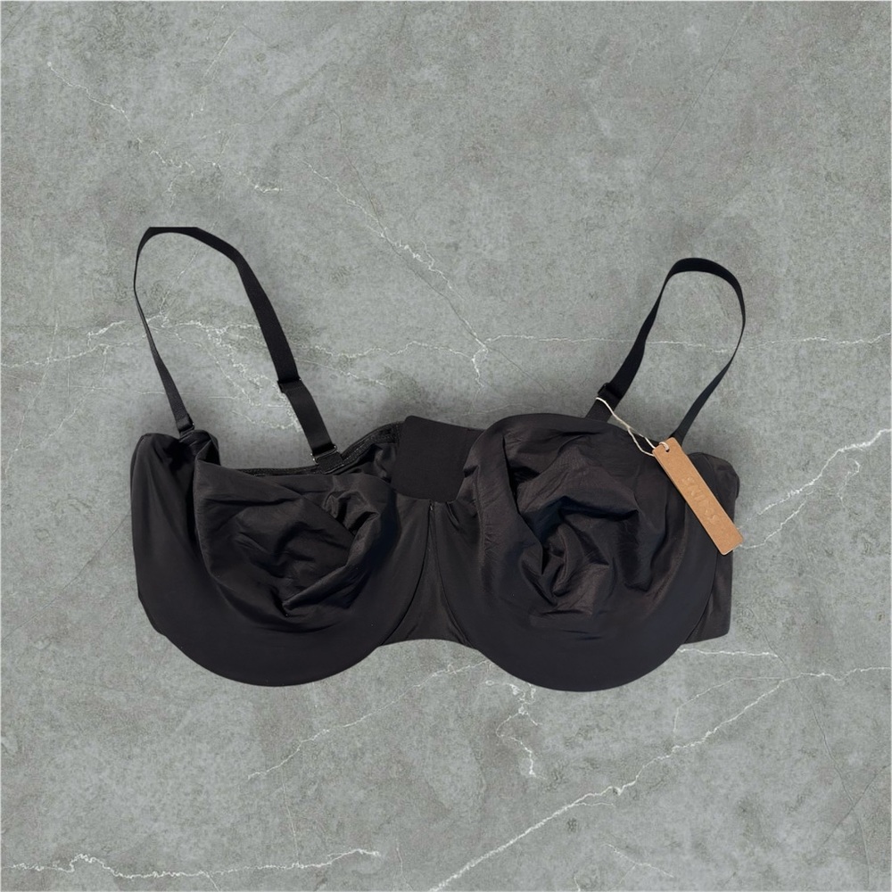 SKIMS Classic Black Bra L17